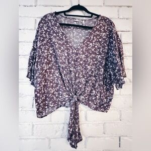 LUQ purple floral wrap top L
